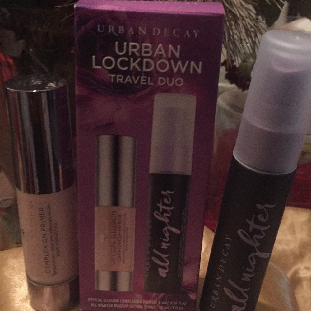 Urban Lockdown Travel Duo - Picture 1 of 1